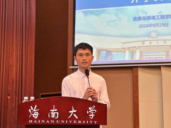 说明: J:\5.伟德国际victor1946（2022年11月始）\照片\【20240929】2024级本科新生开学典礼\微信图片_202410080939201.jpg